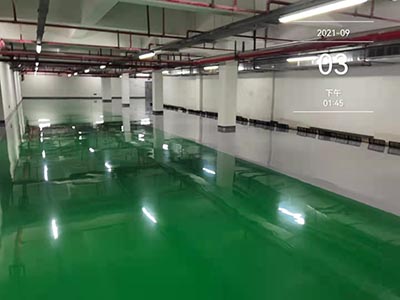 蘇州環氧地坪廠家：環氧地坪漆干燥后為何會泛白發白？
